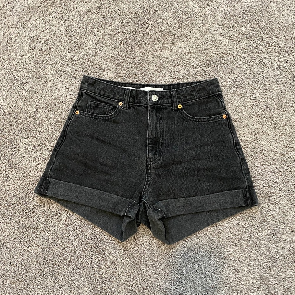 MANGO BLACK DENIM MOM SHORTS